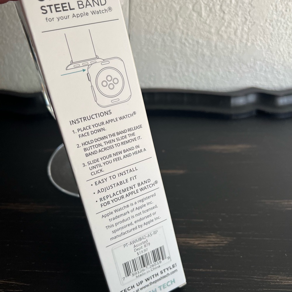 Silver Mesh Apple Watch Band - Picture 7 of 7